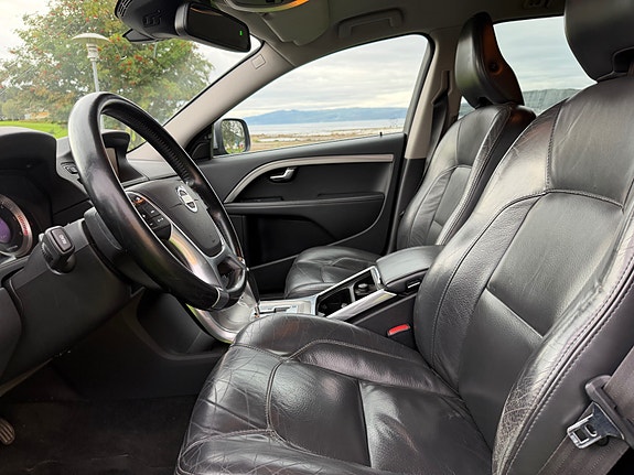Volvo XC70 11 of 16
