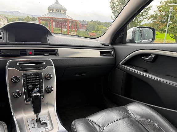 Volvo XC70 15 of 16