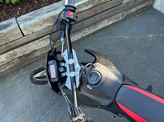 Aprilia SX 125 Super Motard 11 of 12