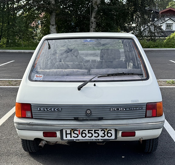 Peugeot 205 7 of 21