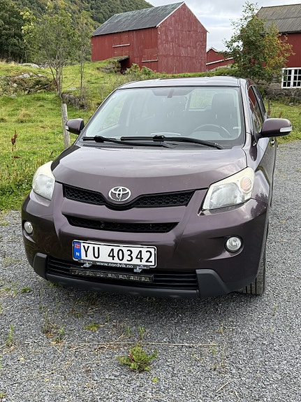 Toyota Urban Cruiser 2 of 4