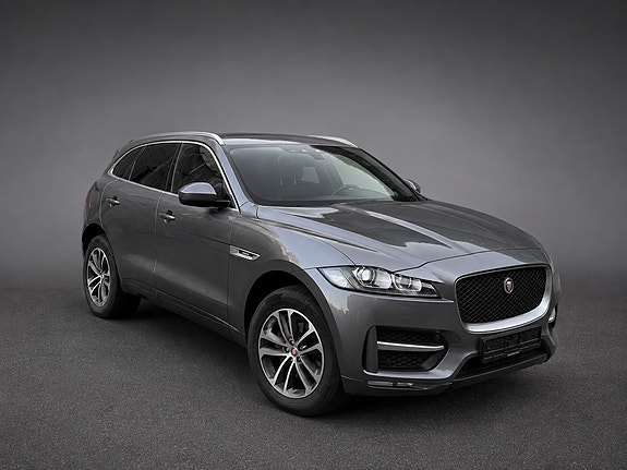 Jaguar F-PACE 2 of 28