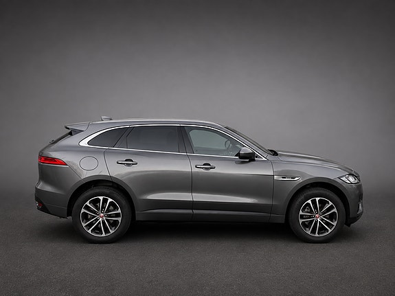 Jaguar F-PACE 3 of 28