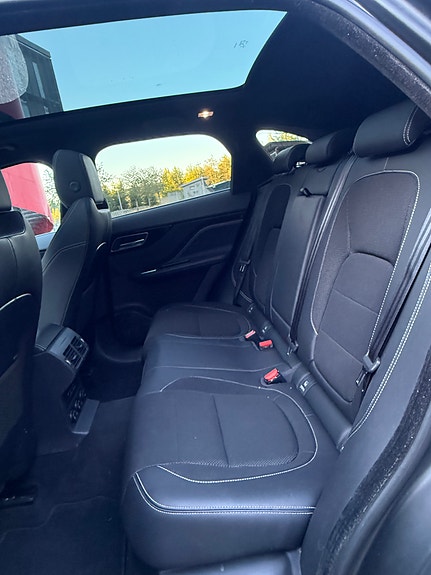 Jaguar F-PACE 14 of 28