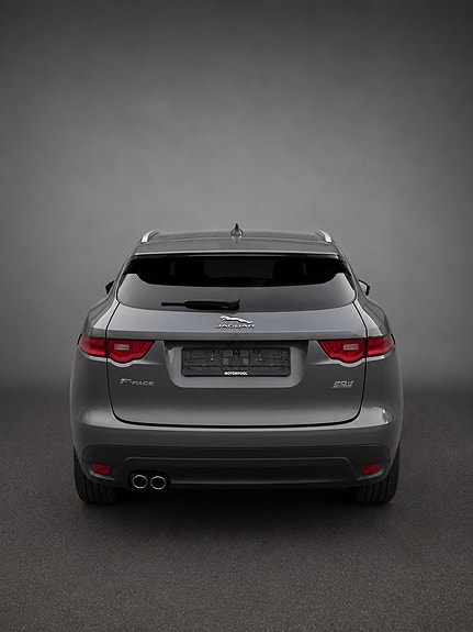 Jaguar F-PACE 5 of 28