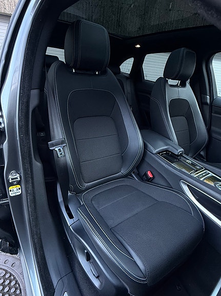 Jaguar F-PACE 13 of 28