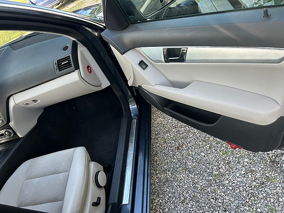Mercedes-Benz C200 d 15 of 22