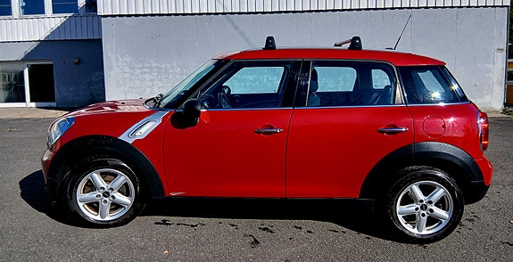 MINI Countryman One 2 of 28