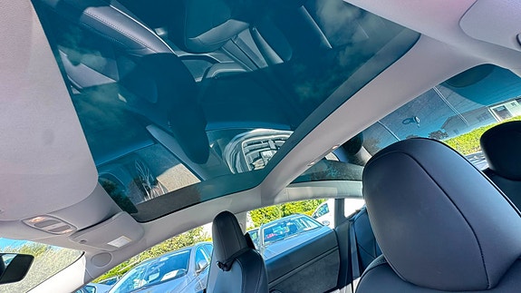 Tesla Model 3 21 of 24