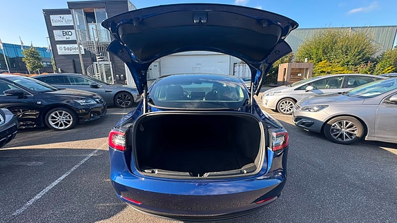 Tesla Model 3 9 of 24