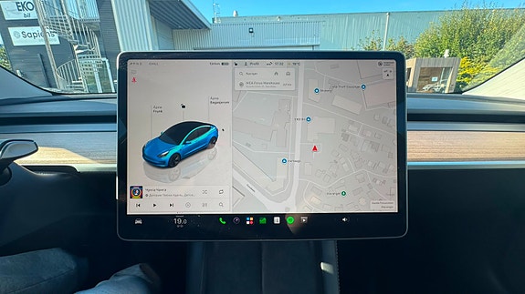 Tesla Model 3 13 of 24