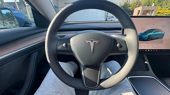 Tesla Model 3 12 of 24