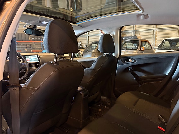Peugeot 208 20 of 27
