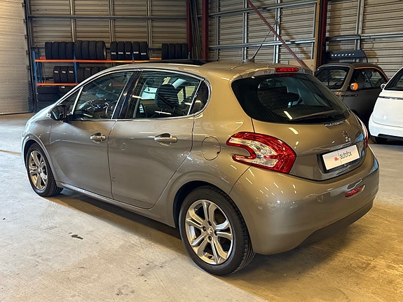 Peugeot 208 8 of 27