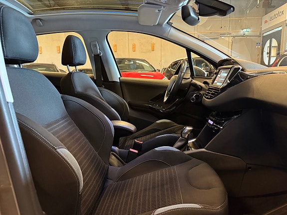 Peugeot 208 25 of 27