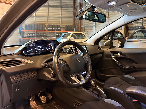 Peugeot 208 18 of 27