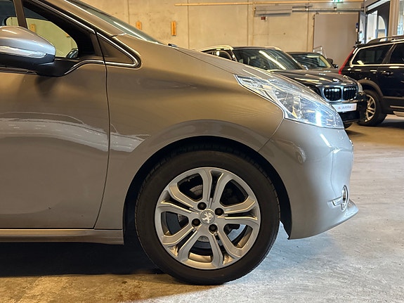 Peugeot 208 4 of 27