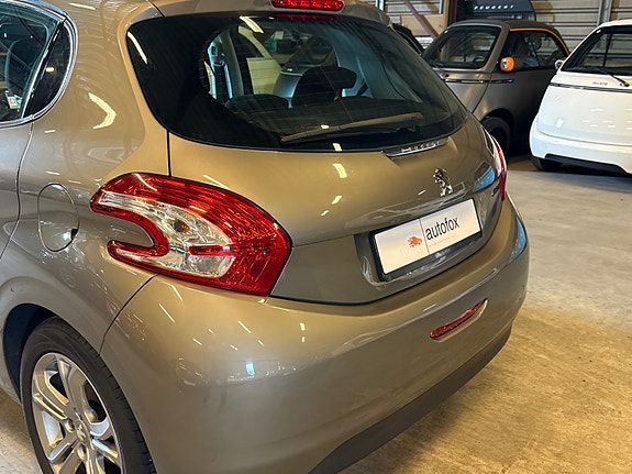 Peugeot 208 9 of 27