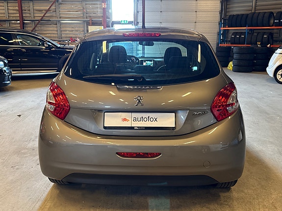 Peugeot 208 7 of 27