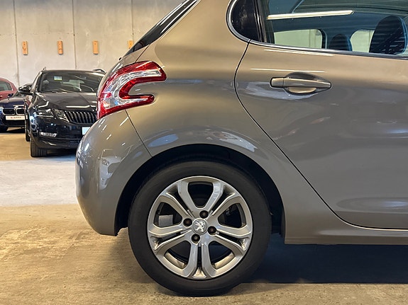 Peugeot 208 5 of 27