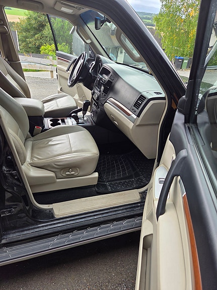 Mitsubishi Pajero 6 of 12