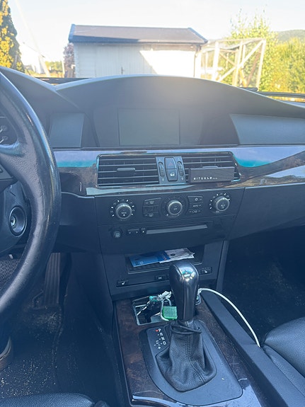 BMW 530i 10 of 16