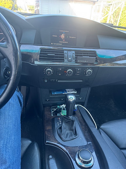 BMW 530i 11 of 16