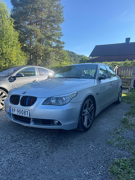 BMW 530i 3 of 16