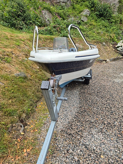 Yamarin 4210 med 15 hk Yamaha til salgs med henger 4 of 9
