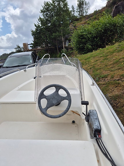 Yamarin 4210 med 15 hk Yamaha til salgs med henger 5 of 9