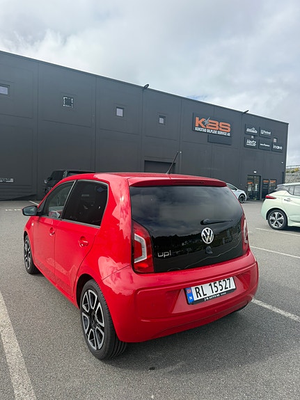 Volkswagen UP! 2 of 12