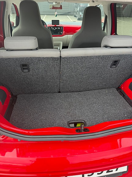 Volkswagen UP! 10 of 12