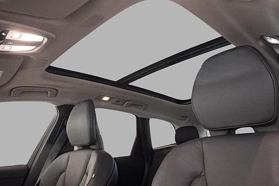 Volvo XC60 15 of 26
