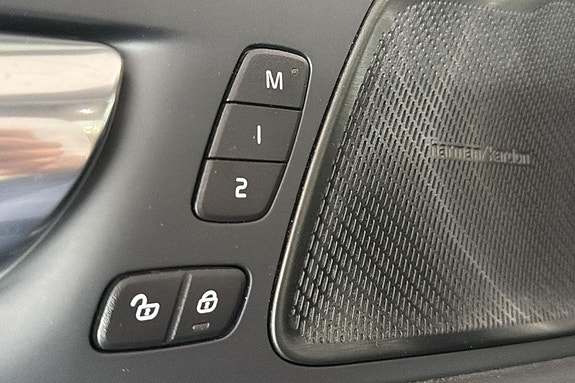 Volvo XC60 12 of 26