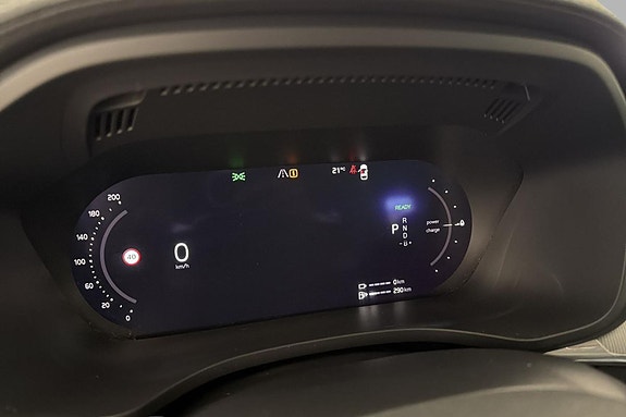 Volvo XC60 8 of 26