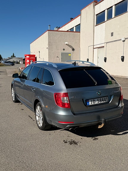Skoda Superb 6 of 9