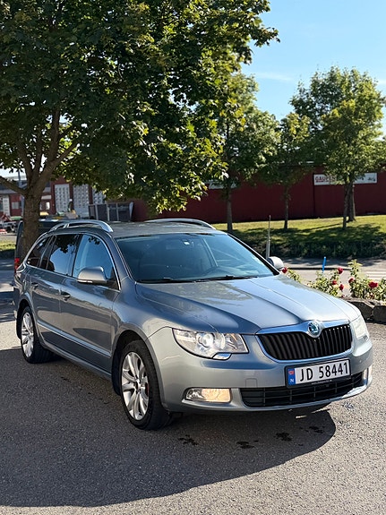 Skoda Superb 3 of 9