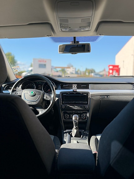 Skoda Superb 8 of 9