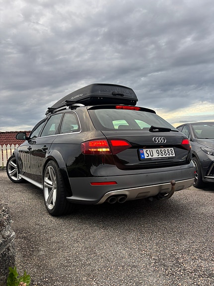 Audi A4 allroad 2 of 11