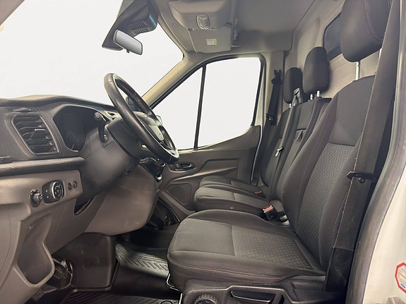 Ford Transit 13 of 30