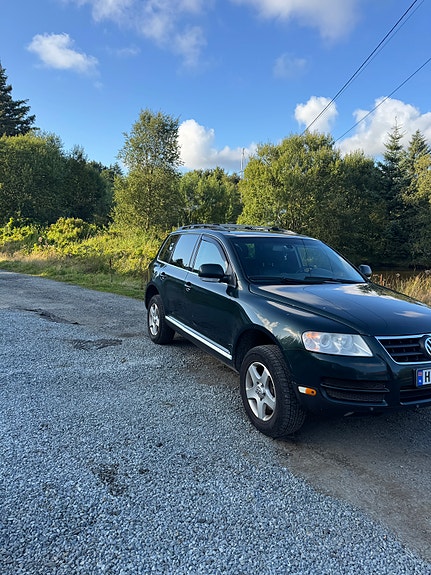 Volkswagen Touareg 2 of 7