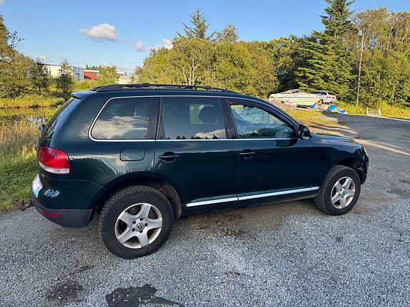 Volkswagen Touareg 3 of 7