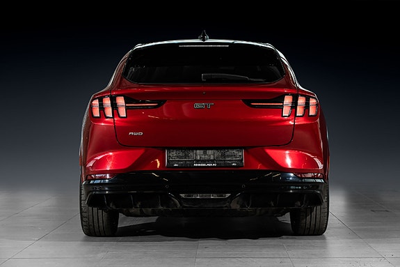 Ford Mustang Mach-E 8 of 30