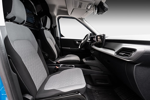 Ford E-Transit Courier 23 of 26