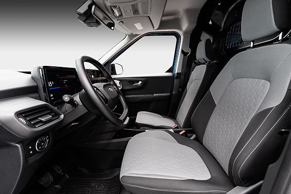 Ford E-Transit Courier 20 of 26