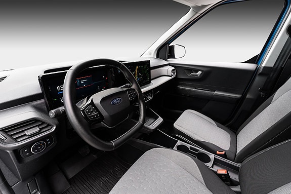 Ford E-Transit Courier 21 of 26