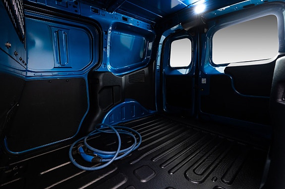 Ford E-Transit Courier 22 of 26