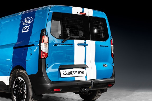 Ford E-Transit Courier 6 of 26