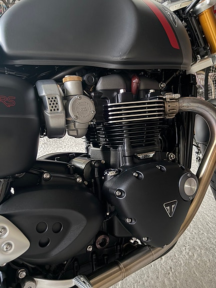 Triumph Thruxton 1200 RS 4 of 5