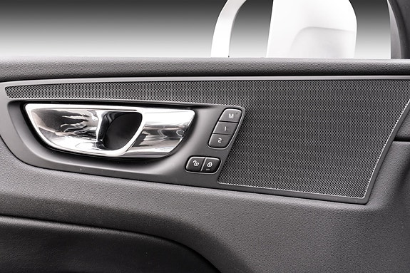 Volvo XC60 24 of 30